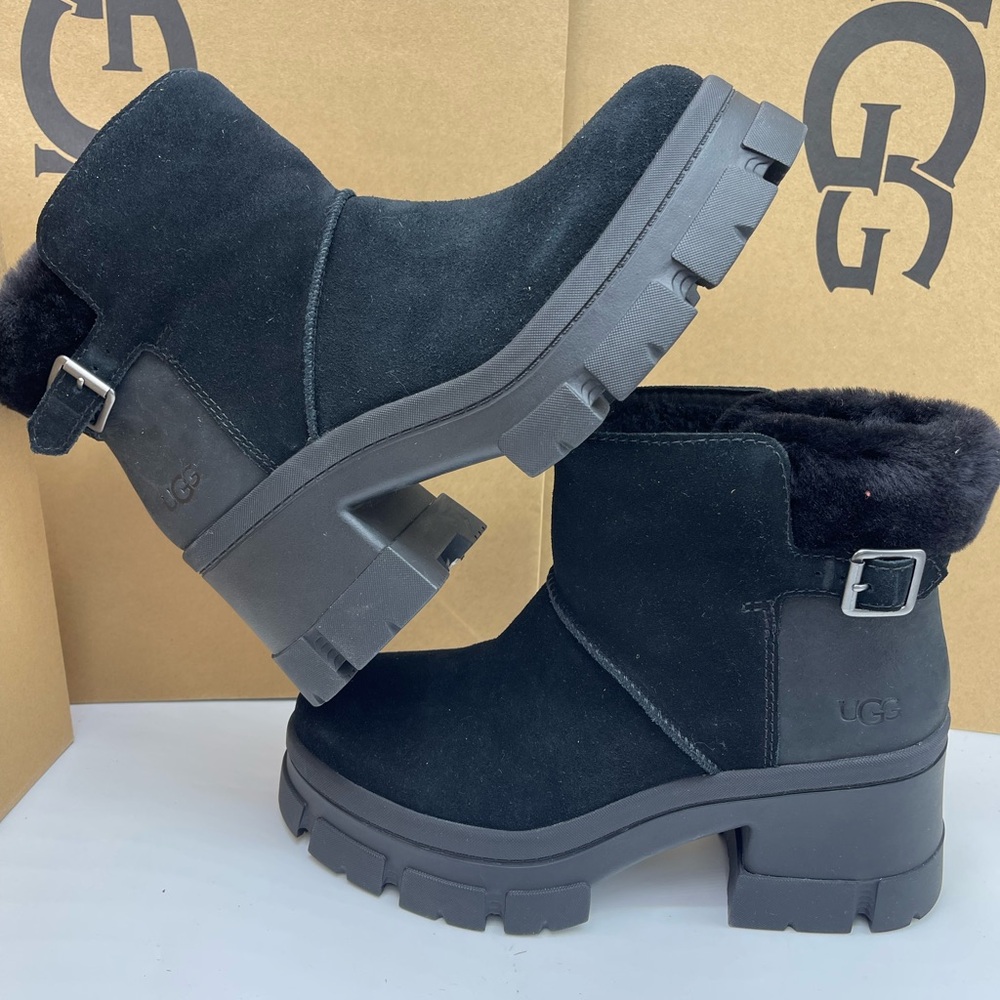 UGG Women's 
W/ 1174490
W BROOKLYN BUCKLE PLATFORM HIGH HEELS BOOTS BLACK